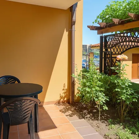 Marina Private Apartment *